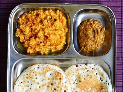 Set Dosai Vada Curry (2 pcs)